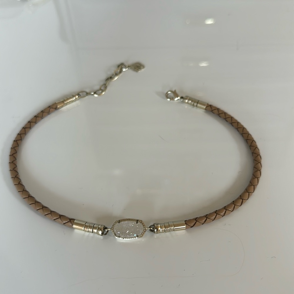 Kendra Scott necklace